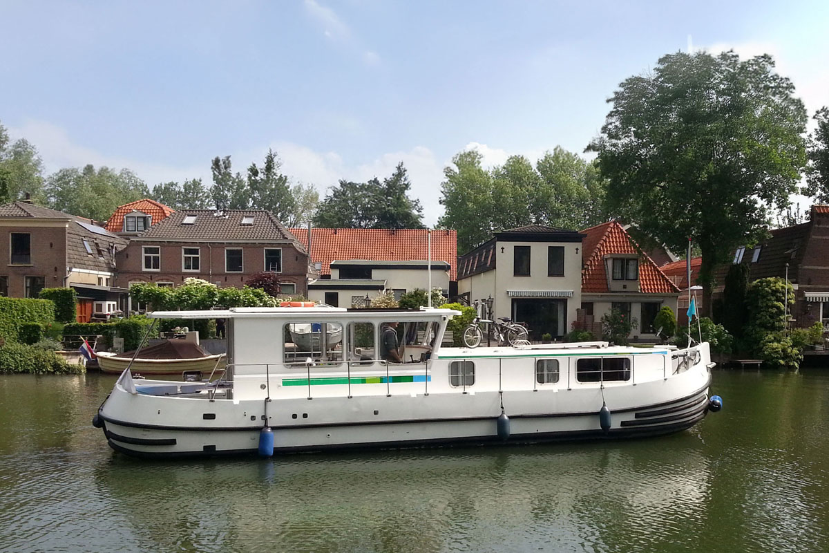 Seitliche Ansicht Penichette Comfort 4/6