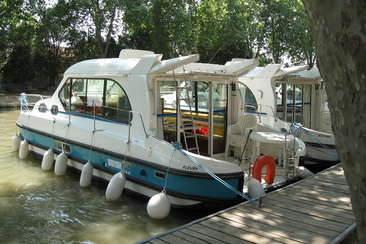 Am Steg angelegt Cruiser Comfort 6/8