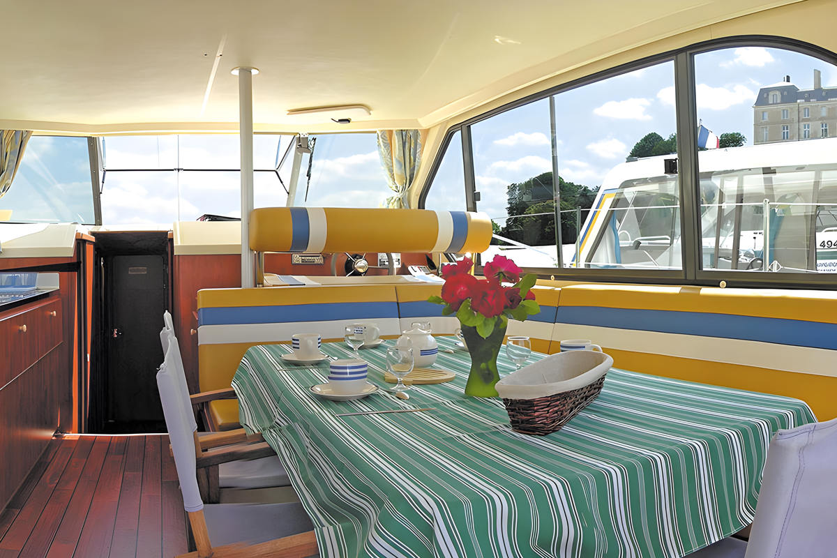 Salon Cruiser Comfort XL 10/12