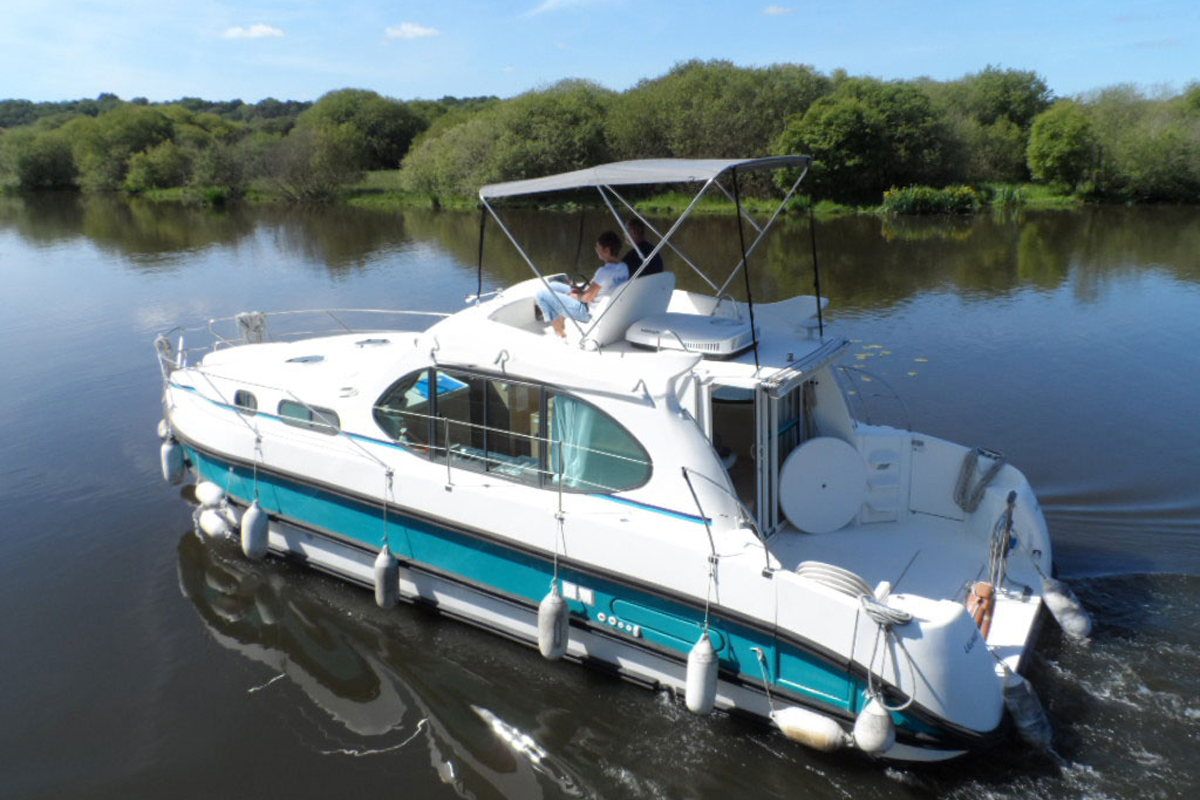 Cruiser Premium 4-6 mit Bimini