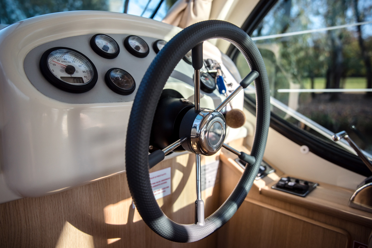 Innensteuerstand Cruiser Premium 6/8