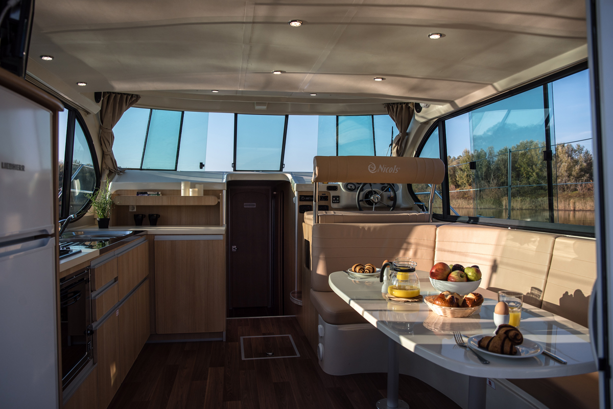 cruiser-premium-6-8-wohnbereich