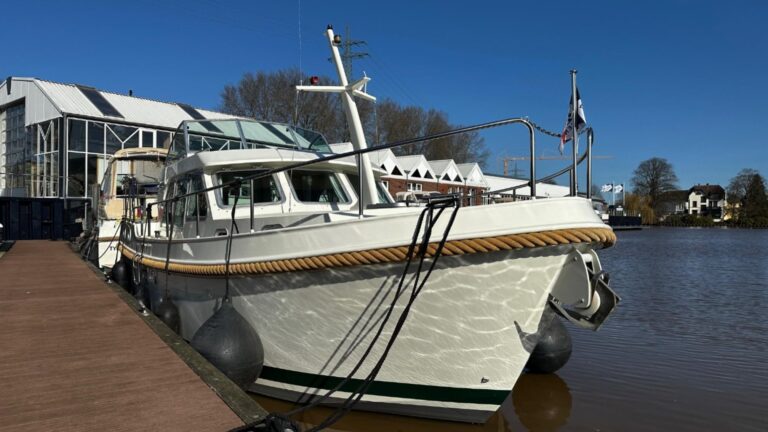 Motoryacht Linssen 29.9 AC Olivia - Yachtcharter Gröner