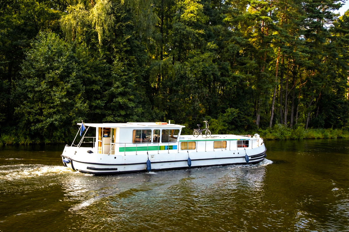 Aussenansicht Hausboot Penichette Comfort 8/12