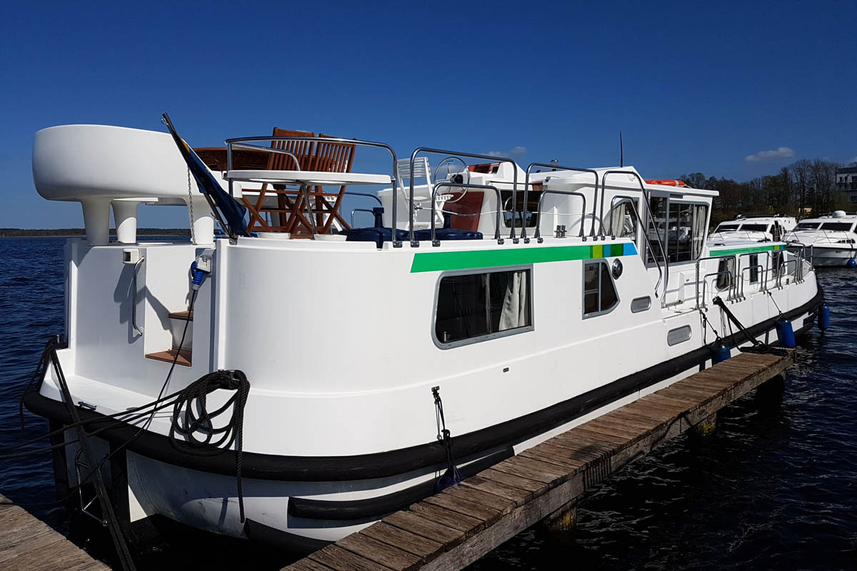 Angelegt am Steg Hausboot Penichette