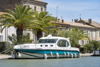 Cruiser Premium + 6/8 Personen unterwegs