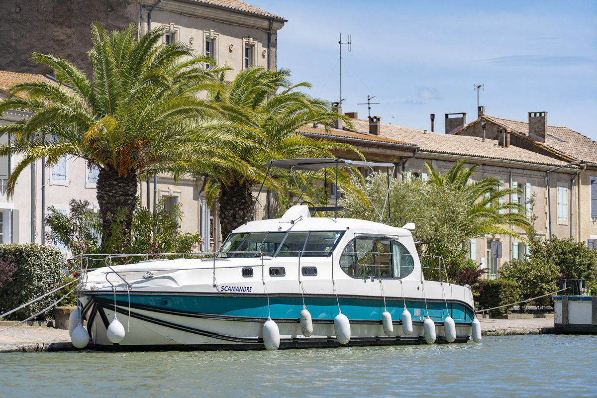 Cruiser Premium + 6/8 Personen unterwegs