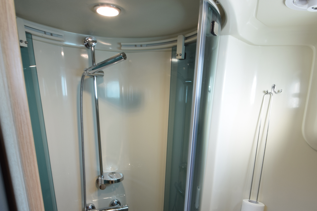 Dusche auf Cruiser Premium + 8/10