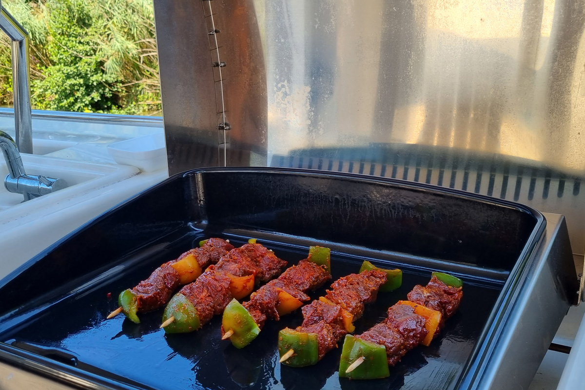 Grill auf Oberdeck Cruiser Premium + XL 6/8