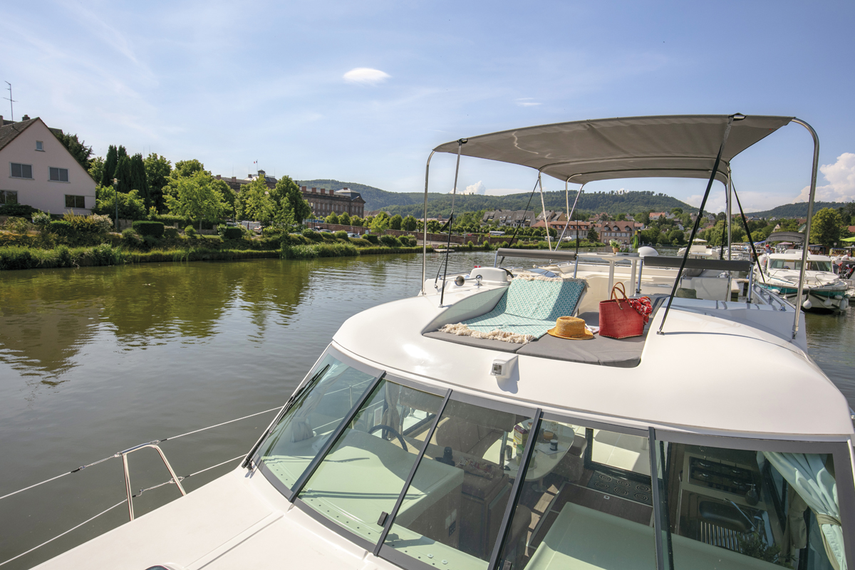 Bimini mit Liegefläche auf Dach Cruiser Premium + XL 6/8