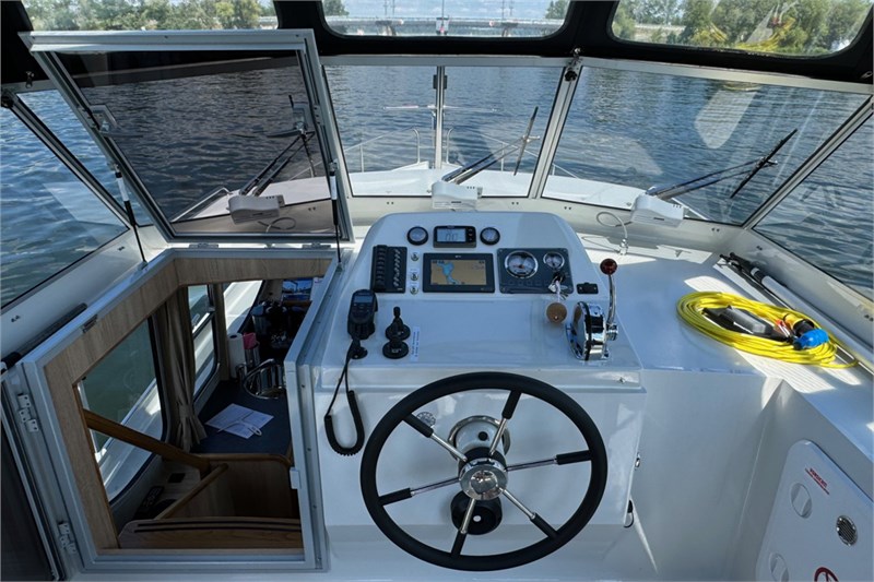 Gruno_32_Excellent_Ada_cockpit